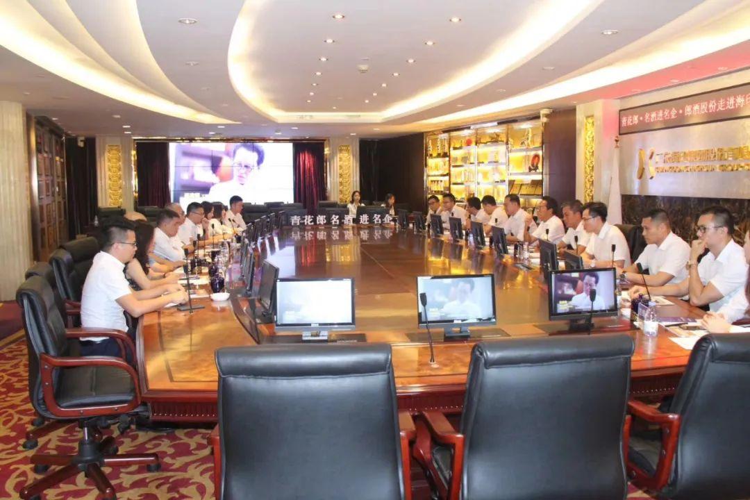 白酒瓶商标图案大全，解读中国白酒文化的视觉符号