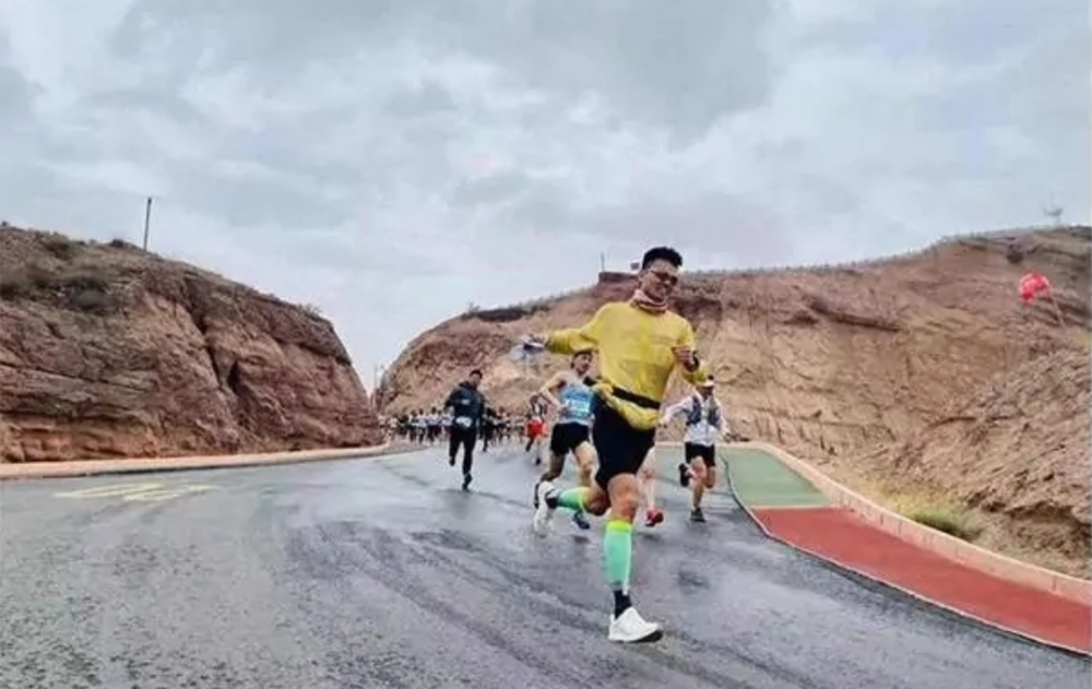 百公里越野跑最后成绩，挑战与超越的辉煌时刻