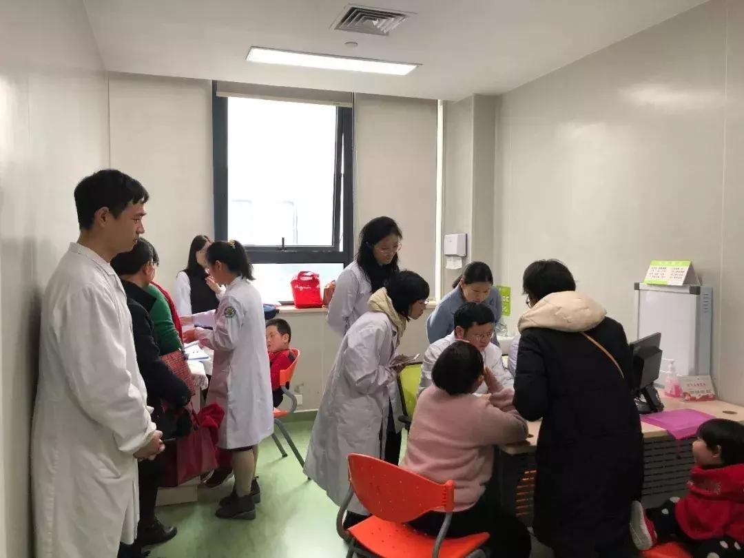 温州附二院泌尿外科专家团队，专业领域的佼佼者