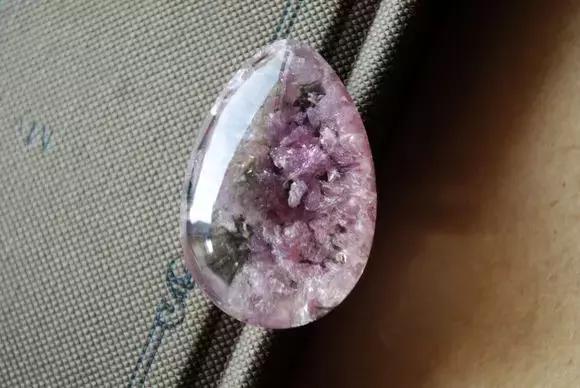 如何辨别水晶眼镜的真假