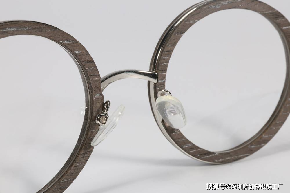 如何分辨防蓝光眼镜真假