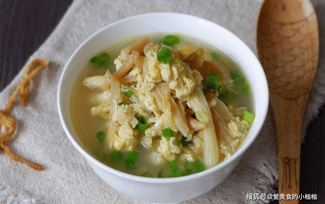 金针蛋花汤，一道传统美食的魅力与制作方法