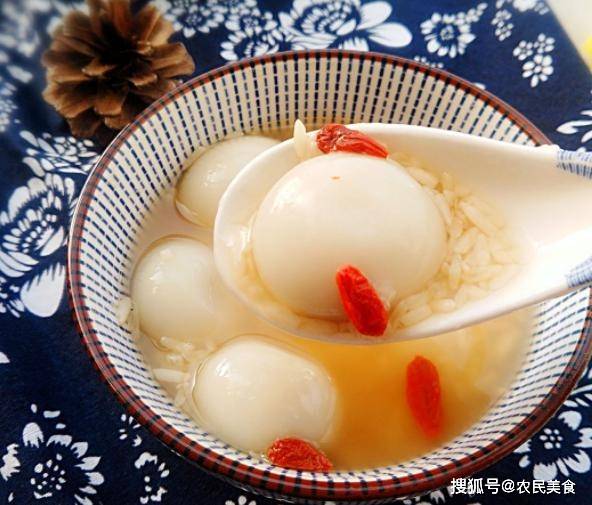 醪糟汤圆鸡蛋花，传统美食的魅力与现代生活的融合