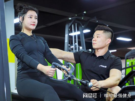 高级私人健身教练，塑造健康生活的专业引领者
