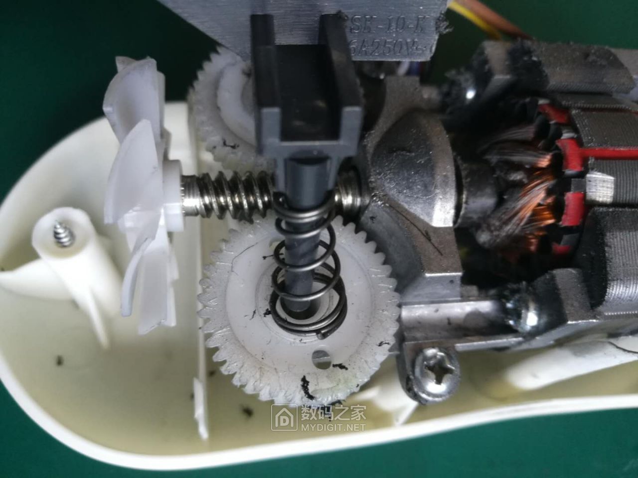 打蛋器3脚踏拆解指南