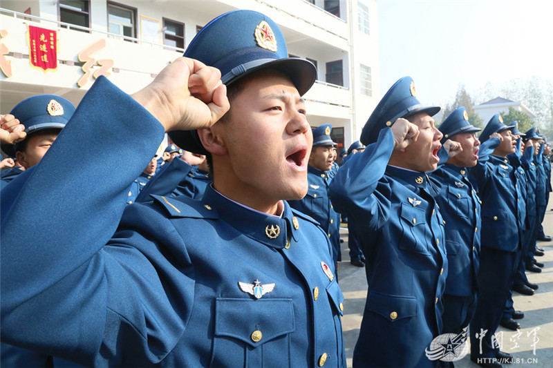中国伞兵新兵，授衔的仪式与意义