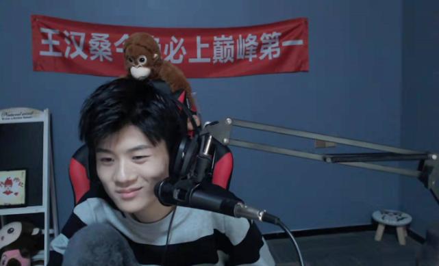 探讨战胜KPI的阵容策略