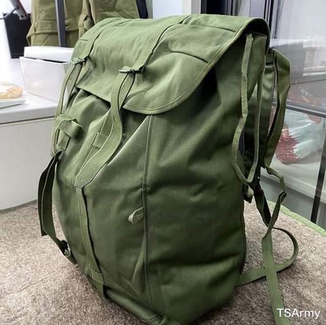 探索中国军事装备，深入了解78式伞兵包